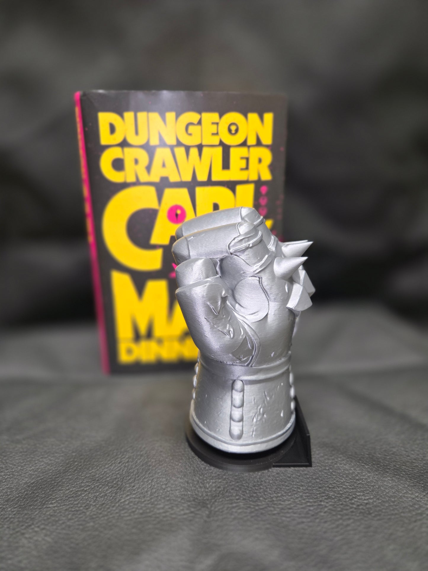 Enchanted War Gauntlet of the Exalted Grull (Dungeon Crawler Carl)
